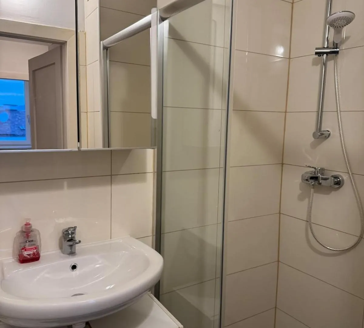 Cozy Apartment With Balcony Near Yppenplatz! Vienna