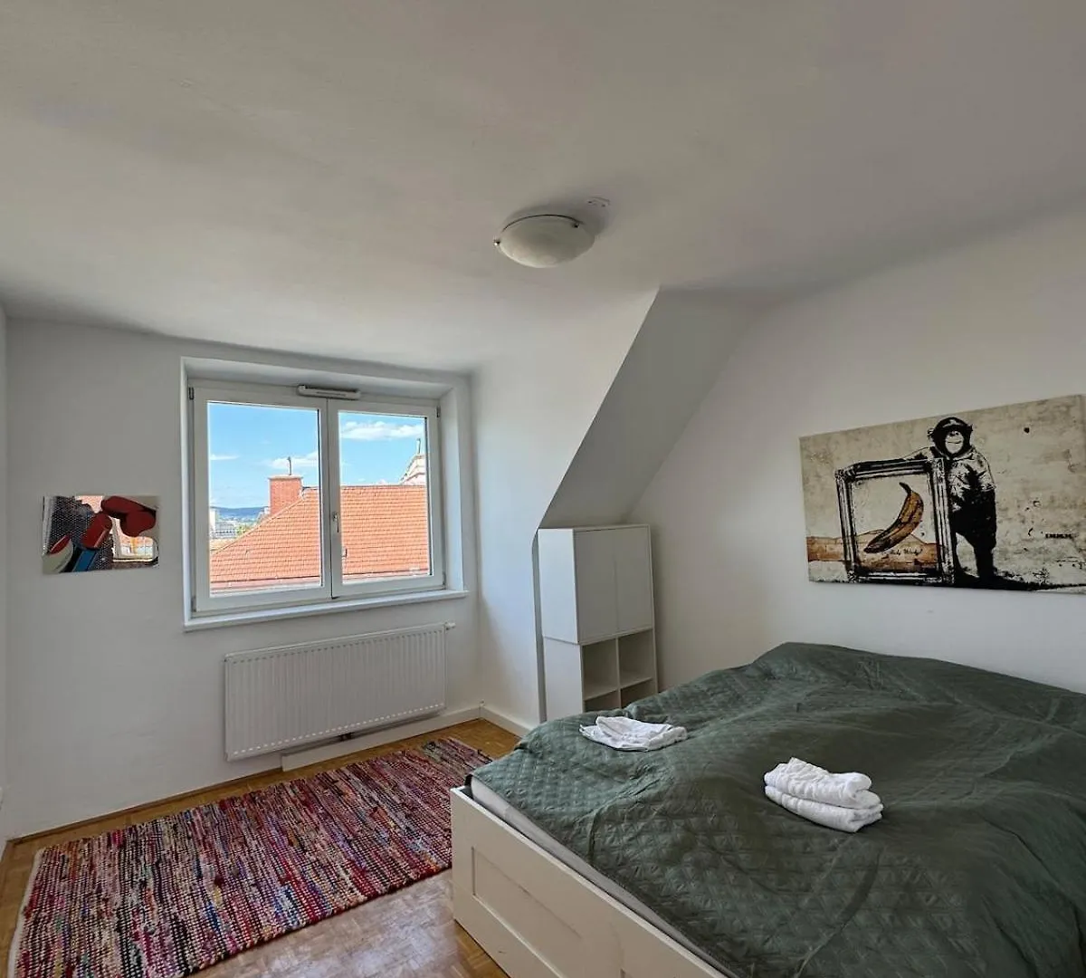 Cozy Apartment With Balcony Near Yppenplatz! Vienna Austria