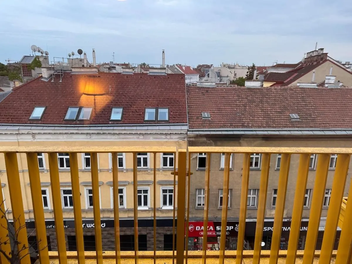 Cozy Apartment With Balcony Near Yppenplatz! Vienna