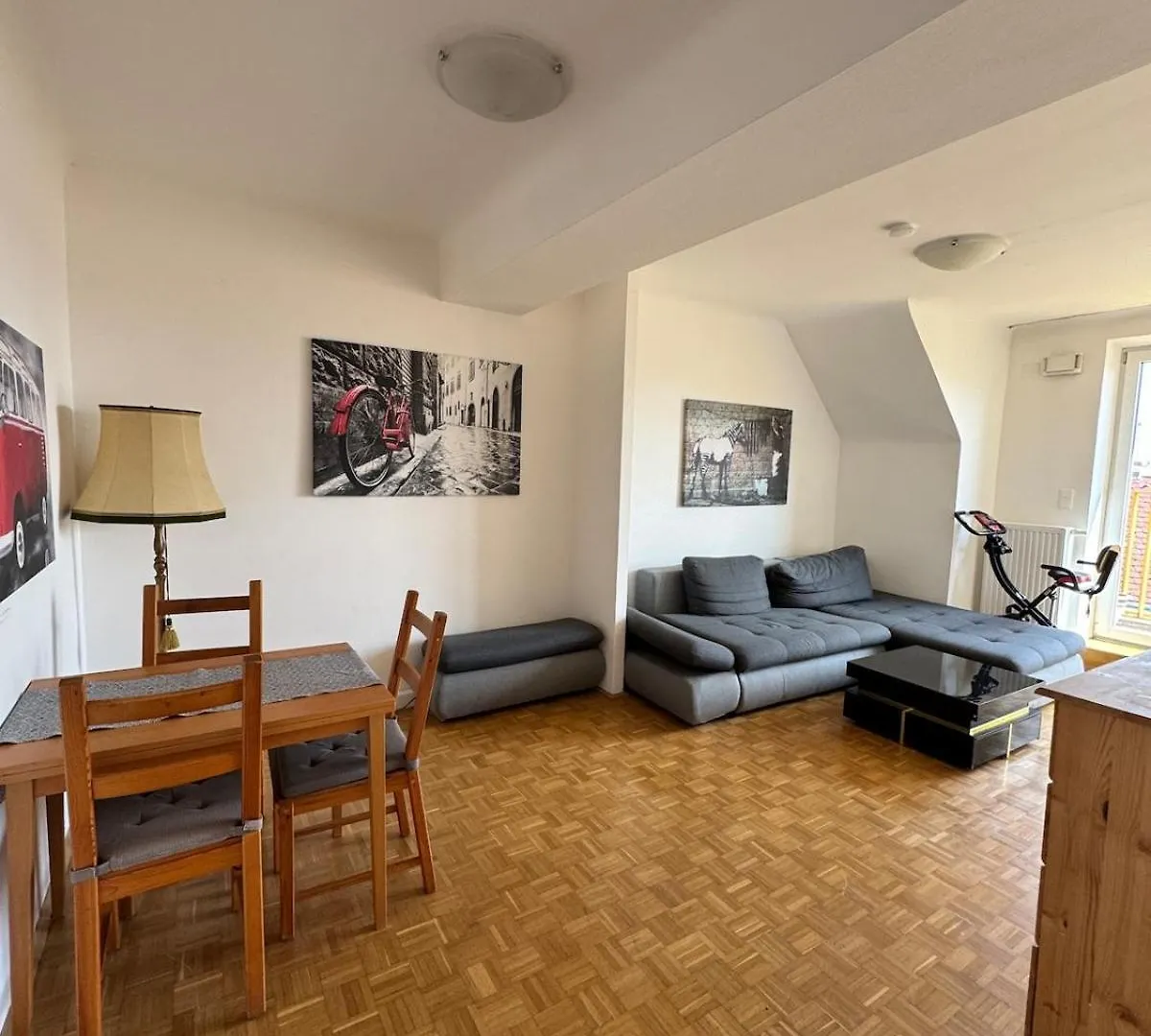 Cozy Apartment With Balcony Near Yppenplatz! Vienna Austria