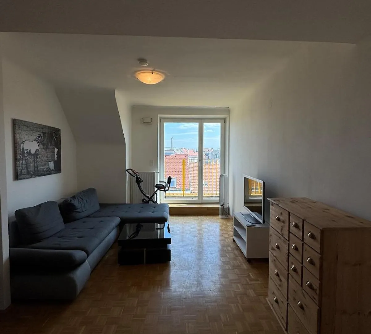Cozy Apartment With Balcony Near Yppenplatz! Vienna Austria