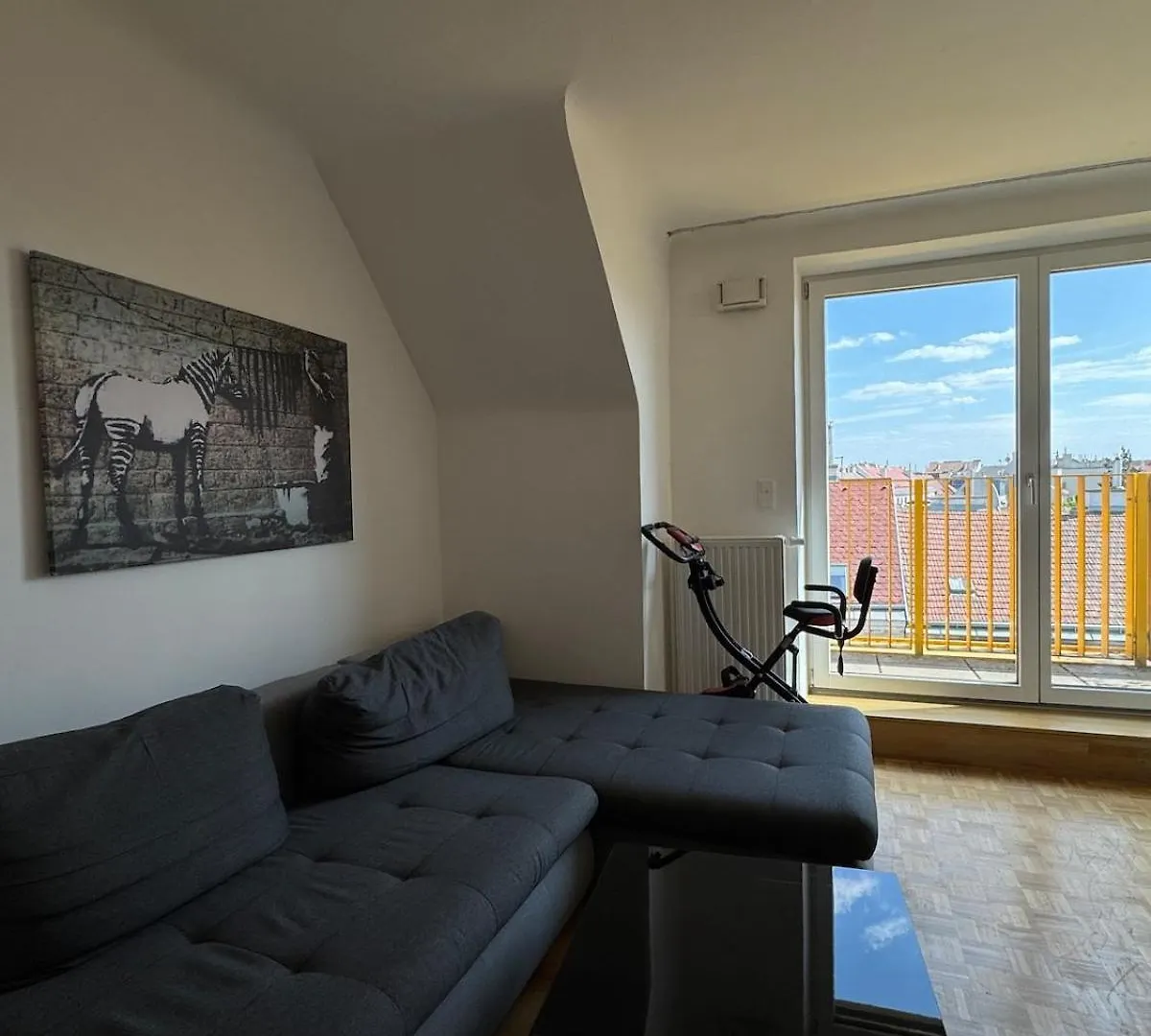 Cozy Apartment With Balcony Near Yppenplatz! Vienna