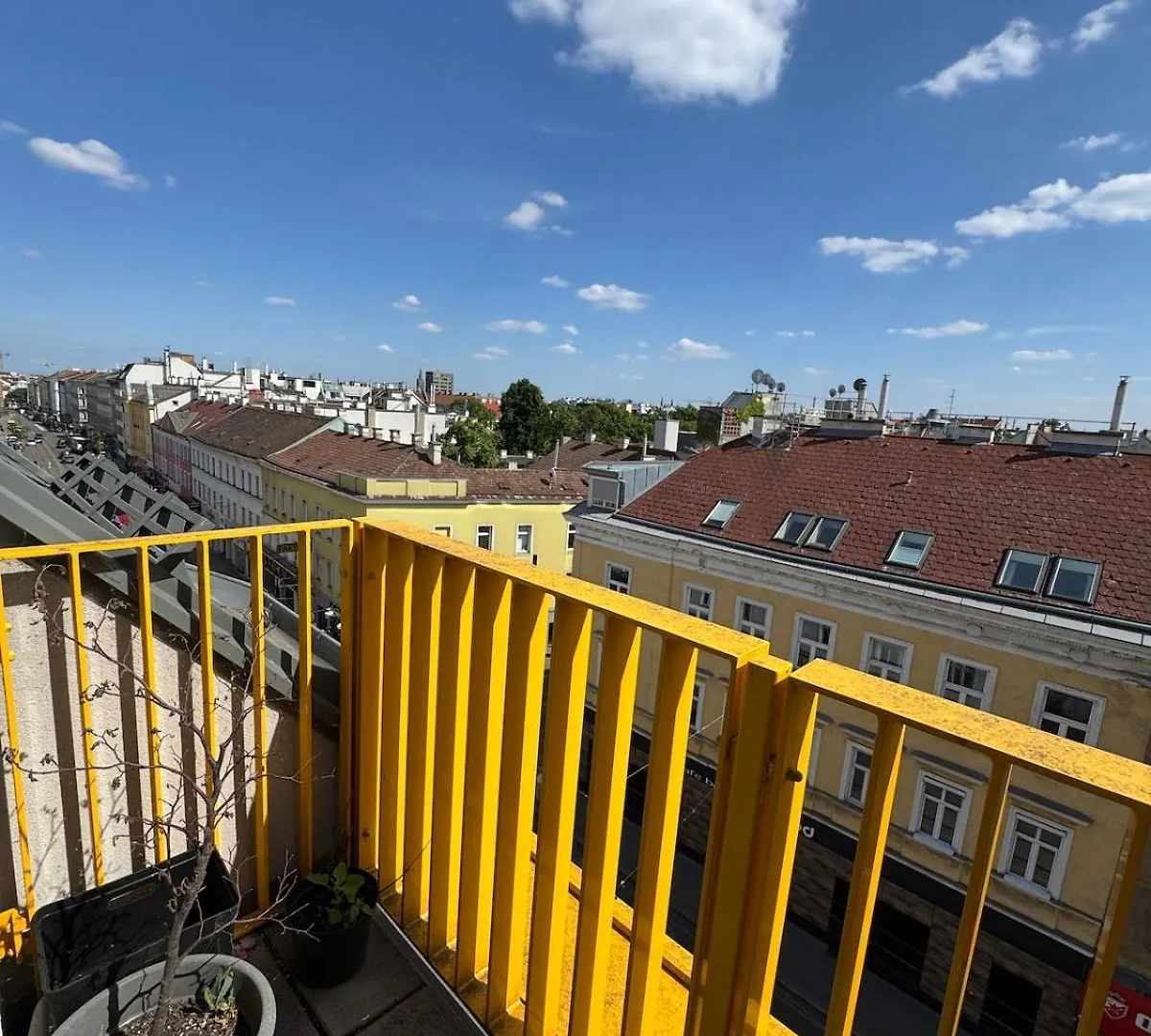 Cozy Apartment With Balcony Near Yppenplatz! Vienna Austria
